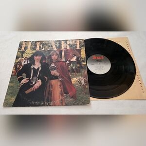 HEART Little Queen Ann & Nancy Wilson Portrait JR 34799 LP + lyrics inner sleeve